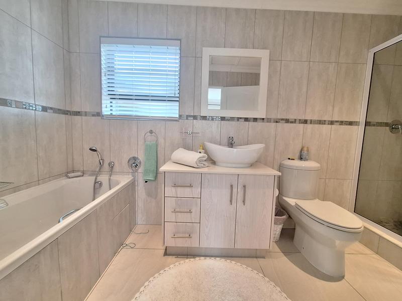 4 Bedroom Property for Sale in Hartenbos Landgoed Western Cape